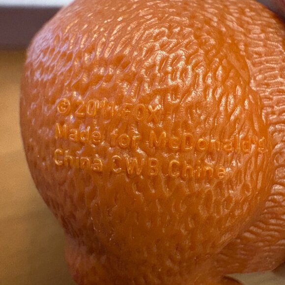 Rio Luiz 2011 McDonalds Toys (SKU: 228TO) - Picture 4 of 6